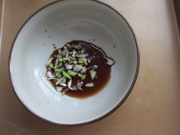 香菇餛飩的做法-酸辣味煮菜譜-易網健康養生網 香菇餛飩的做法-酸辣味煮菜譜