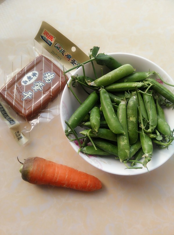 時蔬燴雞蛋干的做法-家常味炒菜譜