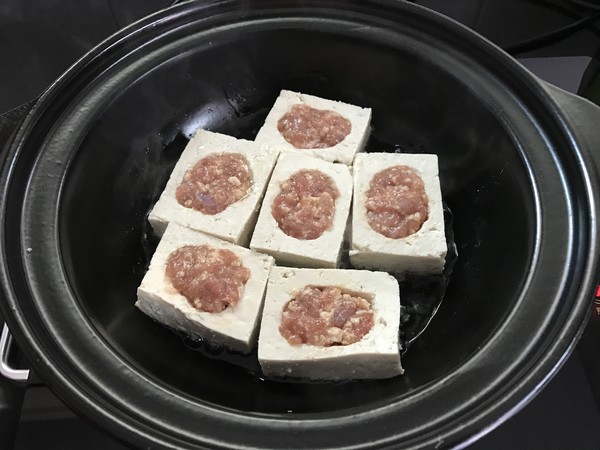 豆腐釀肉煲的做法-咸鮮味燉菜譜