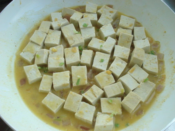 咸蛋黃豆腐的做法-咸鮮味燒菜譜