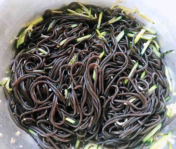 麻辣蕨根粉的做法-麻辣味拌菜譜-易網健康養生網 麻辣蕨根粉的做法-麻辣味拌菜譜