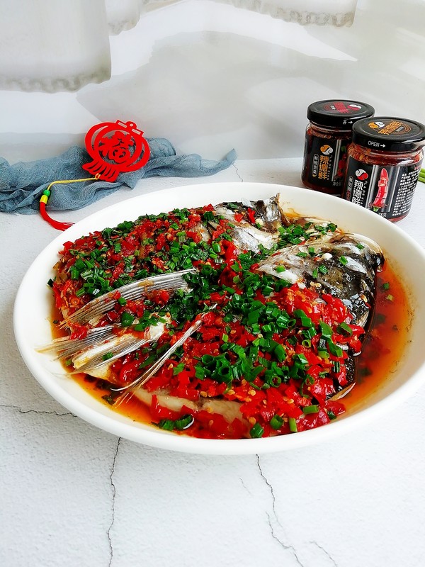 鴻運當頭 剁椒魚頭的做法-香辣味蒸菜譜-易網健康養生網 鴻運當頭 剁椒魚頭的做法-香辣味蒸菜譜