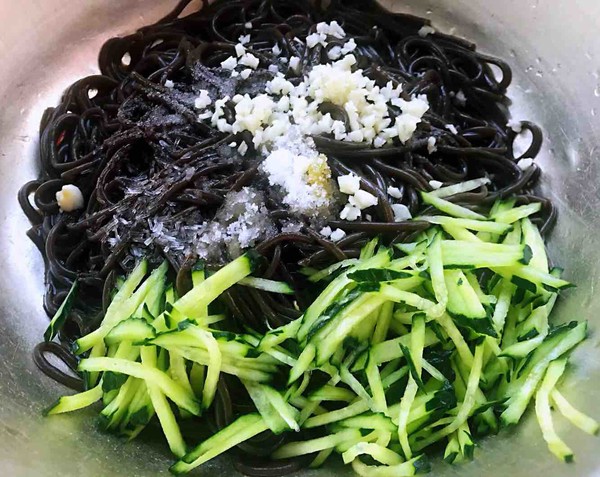 麻辣蕨根粉的做法-麻辣味拌菜譜-易網健康養生網 麻辣蕨根粉的做法-麻辣味拌菜譜