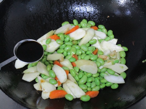 茭白炒毛豆子的做法-咸鮮味燒菜譜