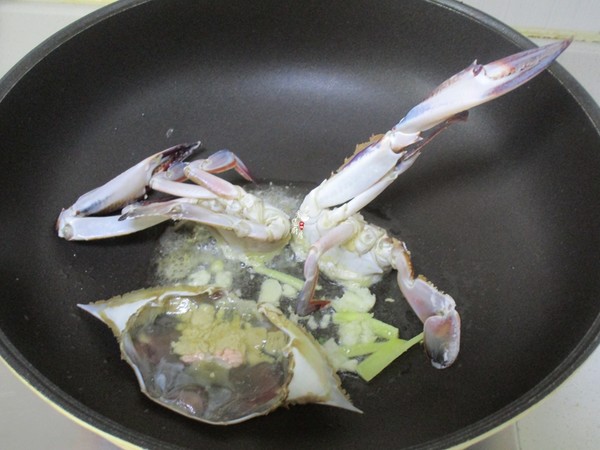梭子蟹炒年糕的做法-咸鮮味炒菜譜-易網(wǎng)健康養(yǎng)生網(wǎng) 梭子蟹炒年糕的做法-咸鮮味炒菜譜