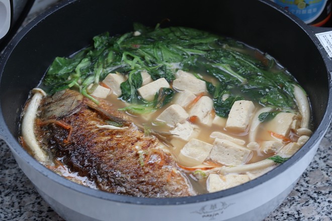鯽魚豆腐湯的做法-咸鮮味煮菜譜