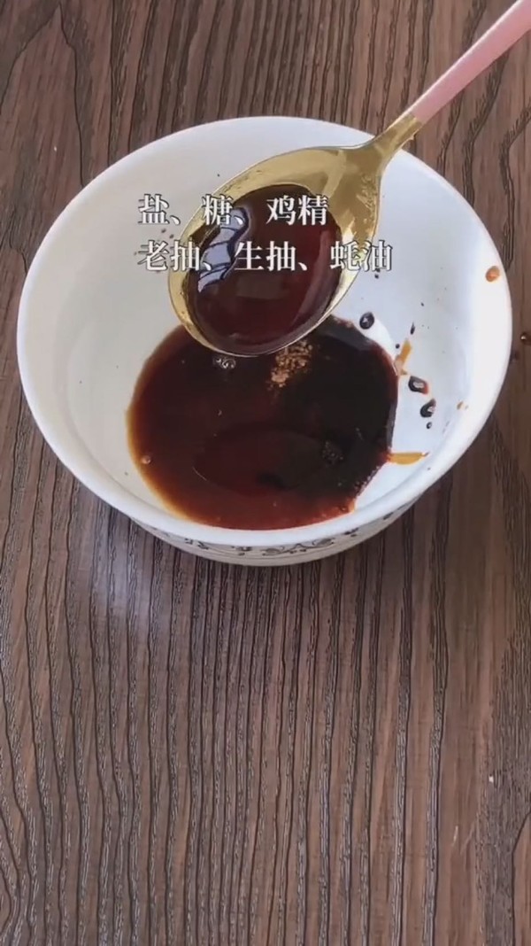 圓白菜炒粉絲的做法-家常味炒菜譜