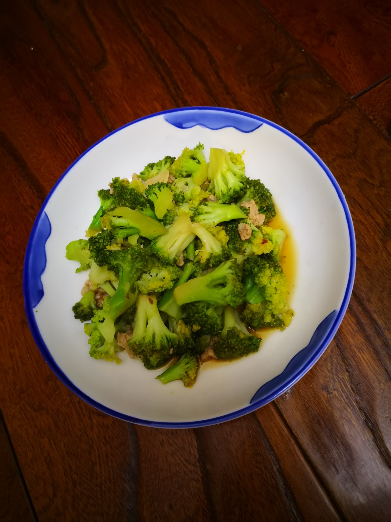 炒西蘭花的做法-家常味炒菜譜-易網健康養生網 炒西蘭花的做法-家常味炒菜譜