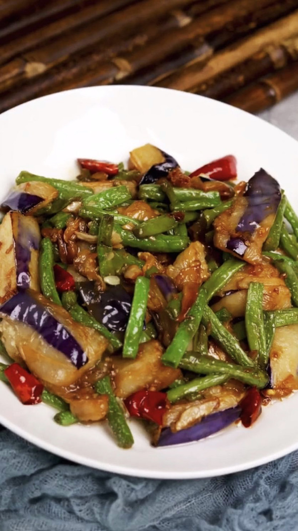 茄子豆角的做法-咸鮮味炒菜譜-易網(wǎng)健康養(yǎng)生網(wǎng) 茄子豆角的做法-咸鮮味炒菜譜