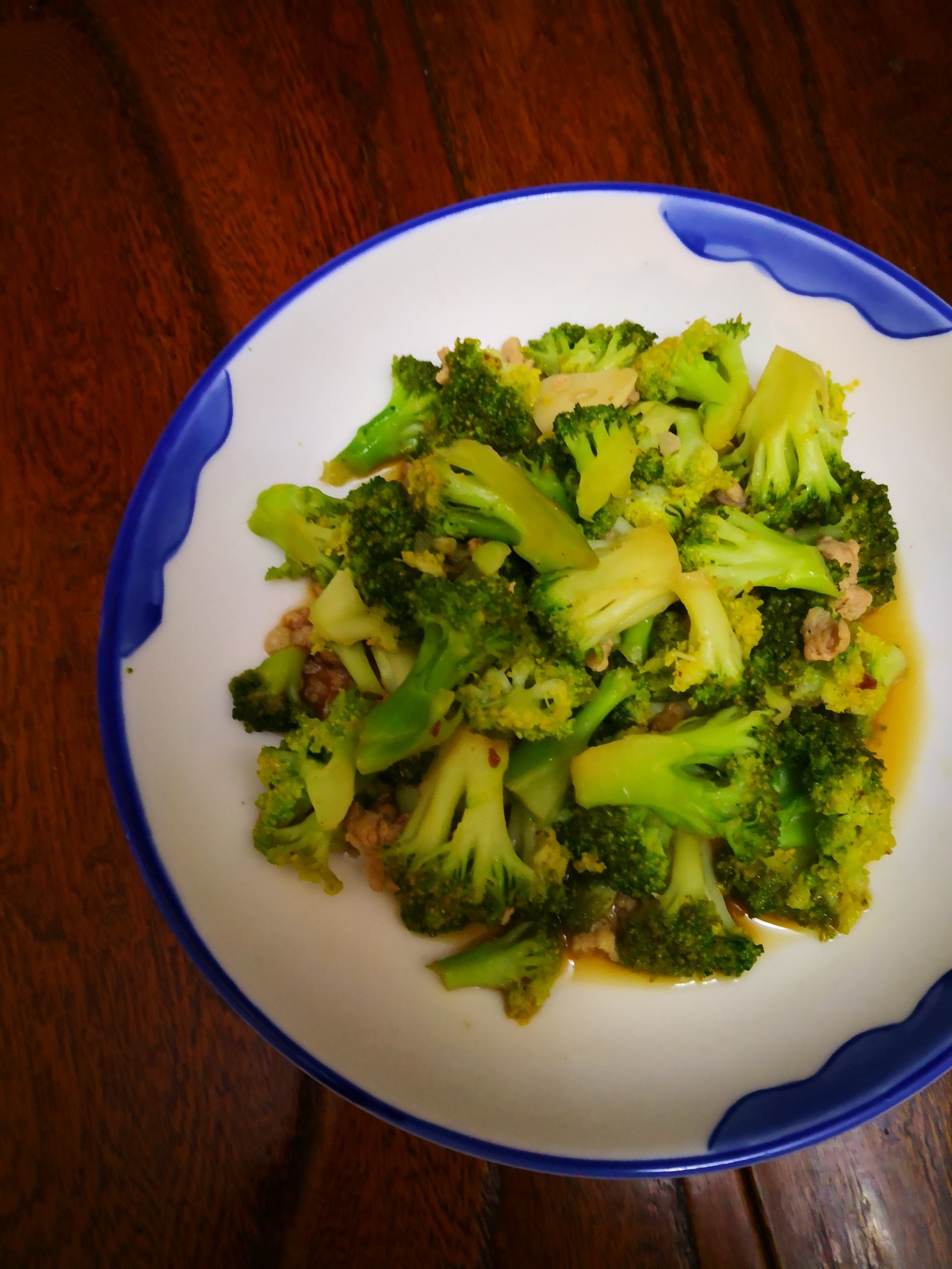 炒西蘭花的做法-家常味炒菜譜-易網健康養生網 炒西蘭花的做法-家常味炒菜譜