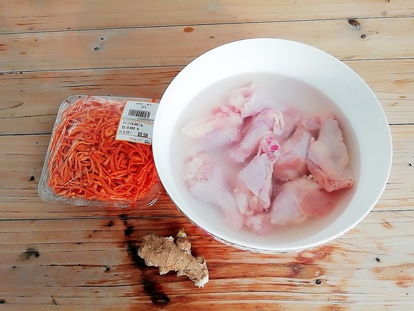蟲(chóng)草花蒸雞腿的做法-家常味蒸菜譜-易網(wǎng)<a href=http://www.aoa7937.com/ target=_blank class=infotextkey>健康養(yǎng)生</a>網(wǎng) 蟲(chóng)草花蒸雞腿的做法-家常味蒸菜譜