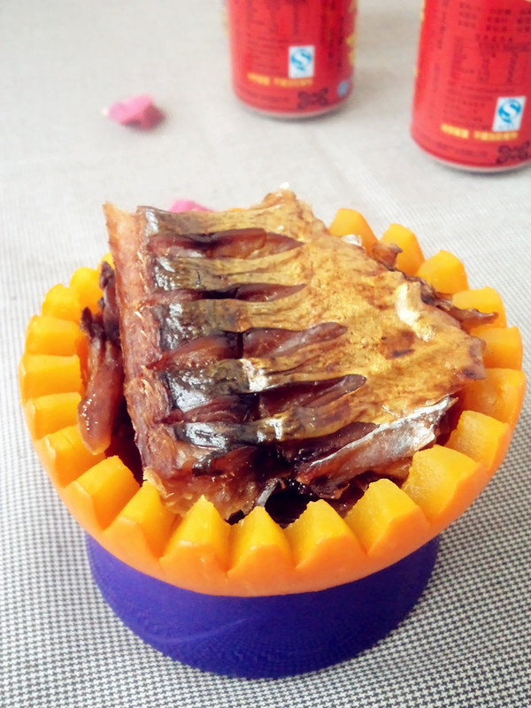 洞庭魚蒸南瓜的做法-咸鮮味蒸菜譜-易網(wǎng)健康養(yǎng)生網(wǎng) 洞庭魚蒸南瓜的做法-咸鮮味蒸菜譜