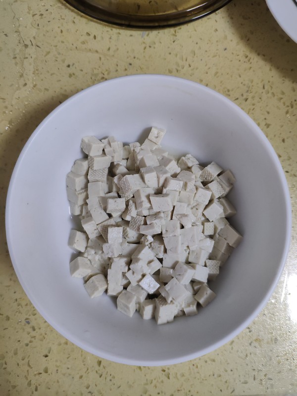 麻婆豆腐包子的做法-香辣味蒸菜譜-易網健康養生網 麻婆豆腐包子的做法-香辣味蒸菜譜