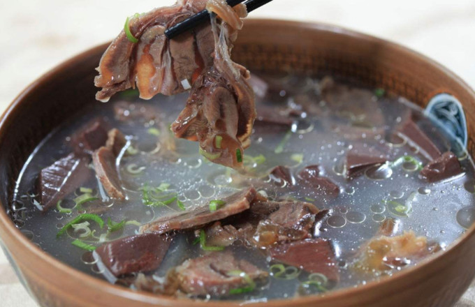 徽湘情緣淮南牛肉湯的做法-家常味煮菜譜