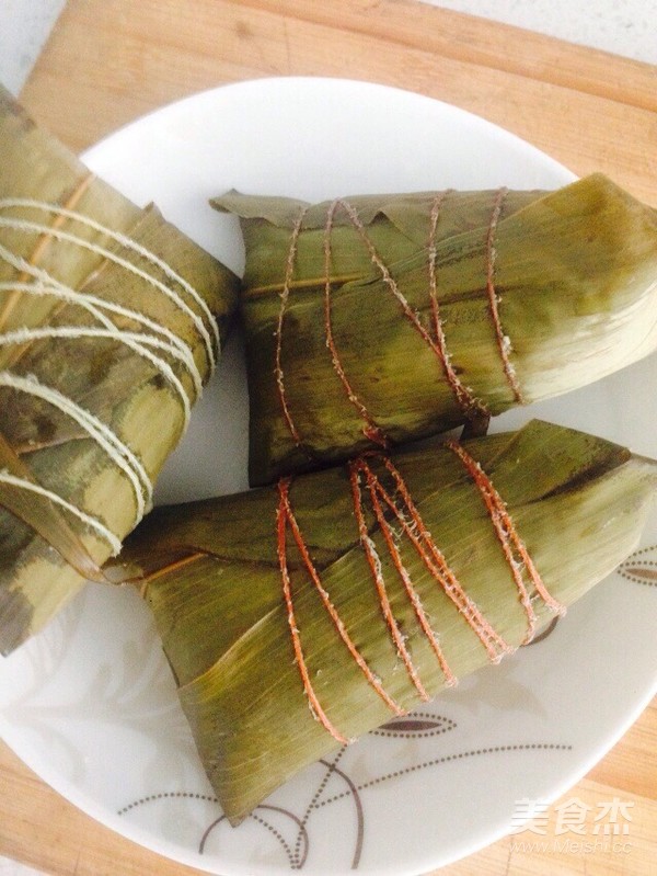 豬肉粽的做法-咸鮮味煮菜譜-易網健康養(yǎng)生網 豬肉粽的做法-咸鮮味煮菜譜