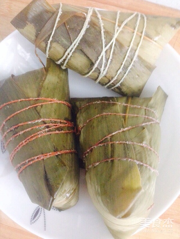豬肉粽的做法-咸鮮味煮菜譜-易網健康養(yǎng)生網 豬肉粽的做法-咸鮮味煮菜譜