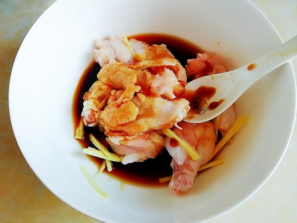 蟲(chóng)草花蒸雞腿的做法-家常味蒸菜譜-易網(wǎng)健康養(yǎng)生網(wǎng) 蟲(chóng)草花蒸雞腿的做法-家常味蒸菜譜