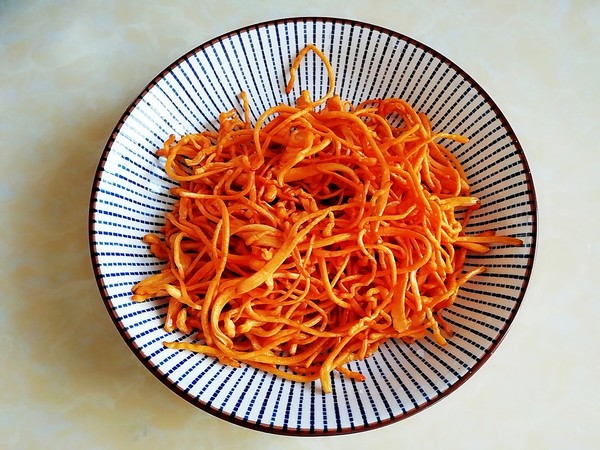 蟲(chóng)草花蒸雞腿的做法-家常味蒸菜譜-易網(wǎng)健康養(yǎng)生網(wǎng) 蟲(chóng)草花蒸雞腿的做法-家常味蒸菜譜