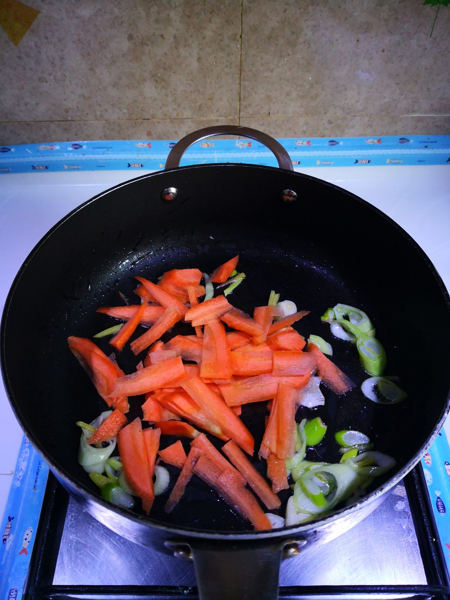 大白菜炒胡蘿卜的做法-家常味炒菜譜