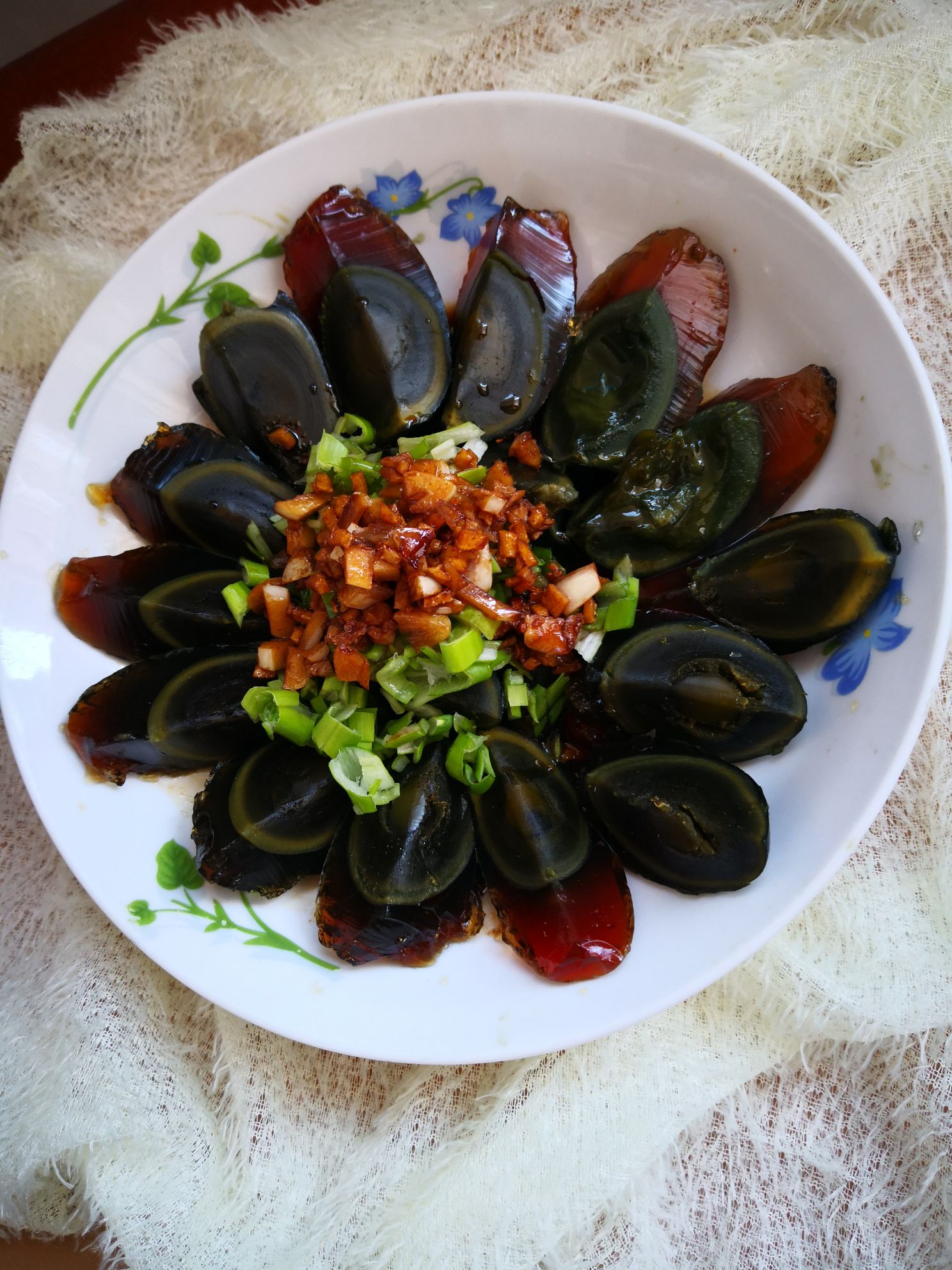 澆汁松花蛋的做法-酸甜味拌菜譜-易網健康養生網 澆汁松花蛋的做法-酸甜味拌菜譜