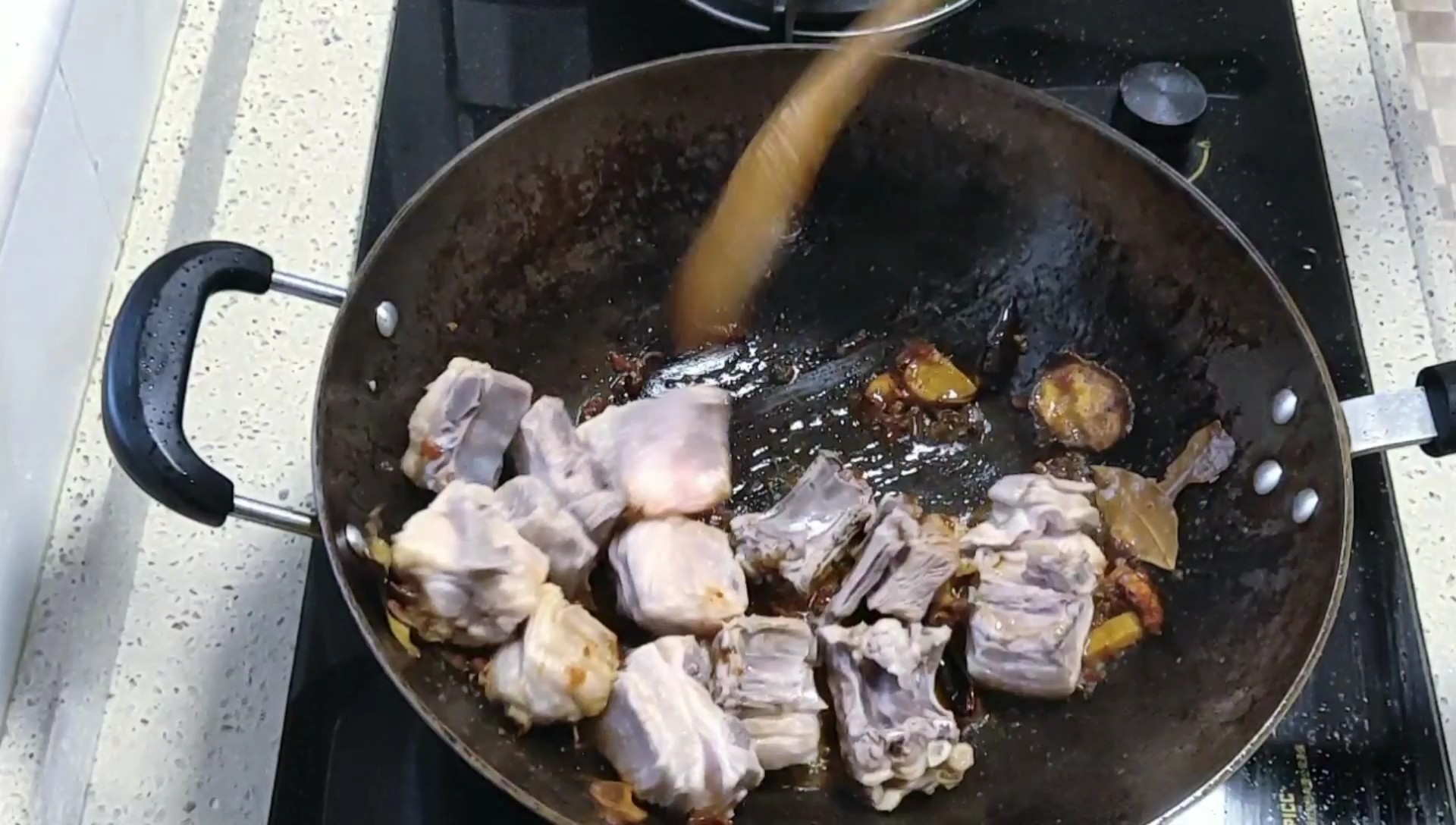 胡蘿卜支竹燜羊肉的做法-咸鮮味燜菜譜-易網健康養生網 胡蘿卜支竹燜羊肉的做法-咸鮮味燜菜譜