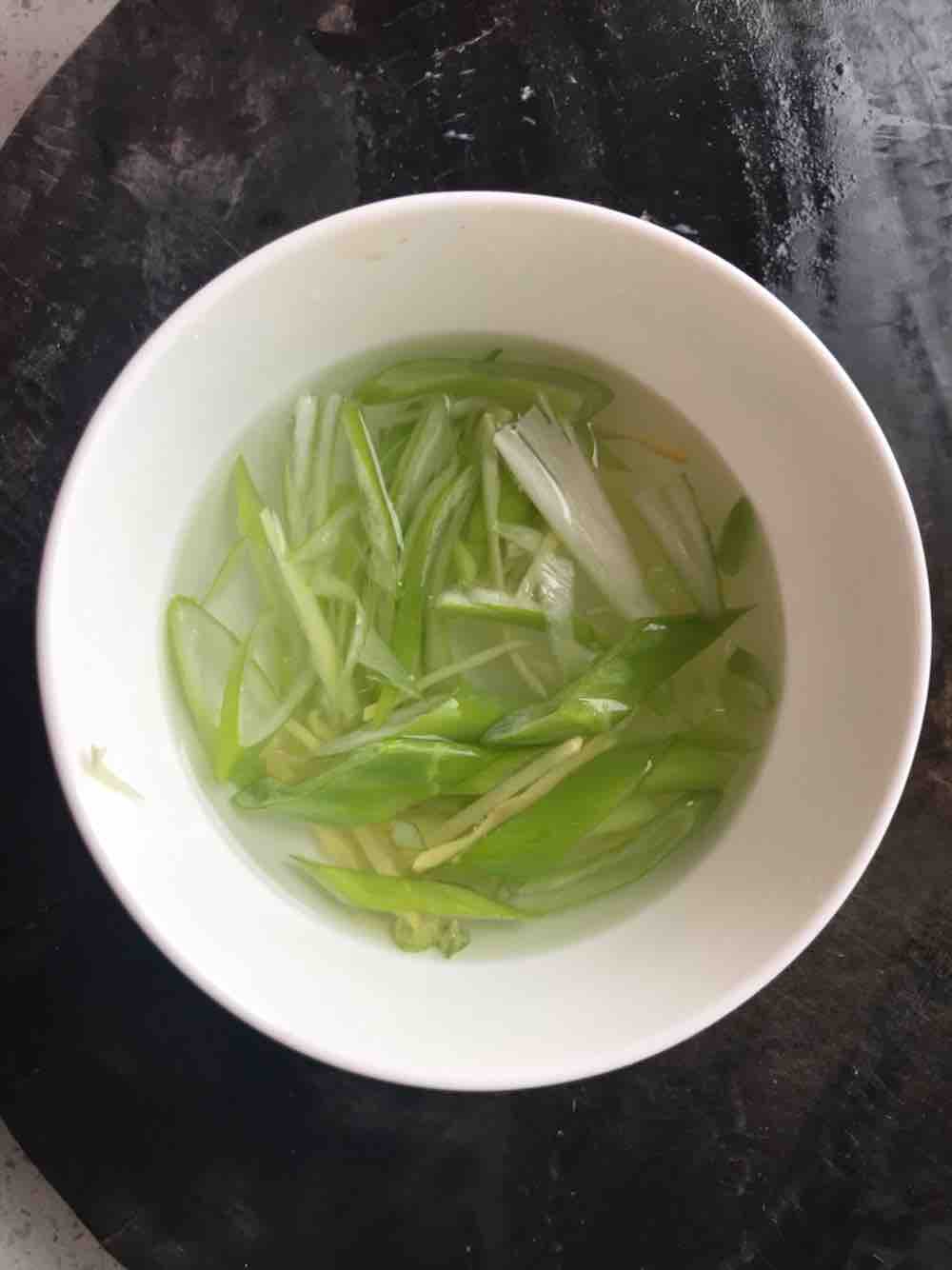 紫菜魚丸湯的做法-咸鮮味汆菜譜-易網(wǎng)<a href=http://www.aoa7937.com/ target=_blank class=infotextkey>健康養(yǎng)生</a>網(wǎng) 紫菜魚丸湯的做法-咸鮮味汆菜譜