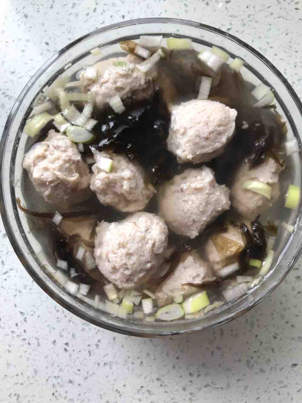 紫菜魚丸湯的做法-咸鮮味汆菜譜-易網(wǎng)健康養(yǎng)生網(wǎng) 紫菜魚丸湯的做法-咸鮮味汆菜譜