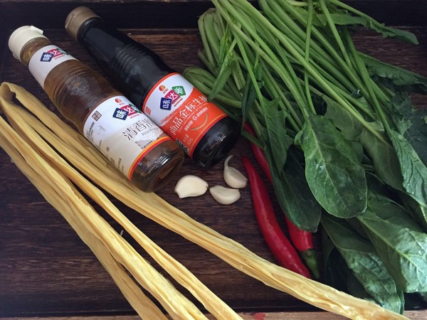 腐竹拌菠菜的做法-咸鮮味拌菜譜-易網<a href=http://www.aoa7937.com/ target=_blank class=infotextkey>健康養生</a>網 腐竹拌菠菜的做法-咸鮮味拌菜譜