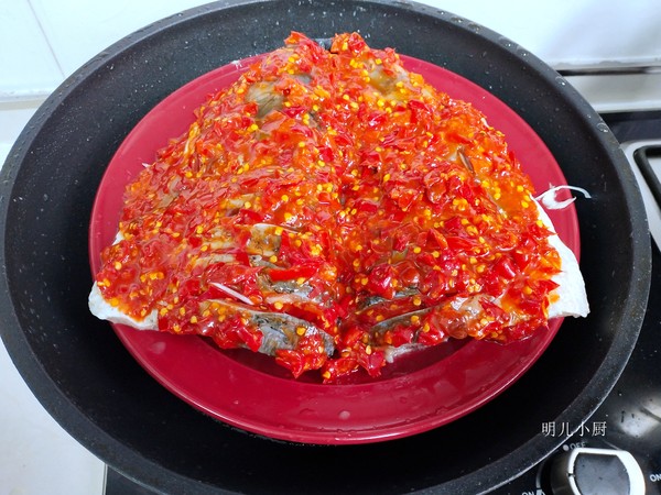 剁椒蒸魚的做法-家常味蒸菜譜-易網健康養生網 剁椒蒸魚的做法-家常味蒸菜譜