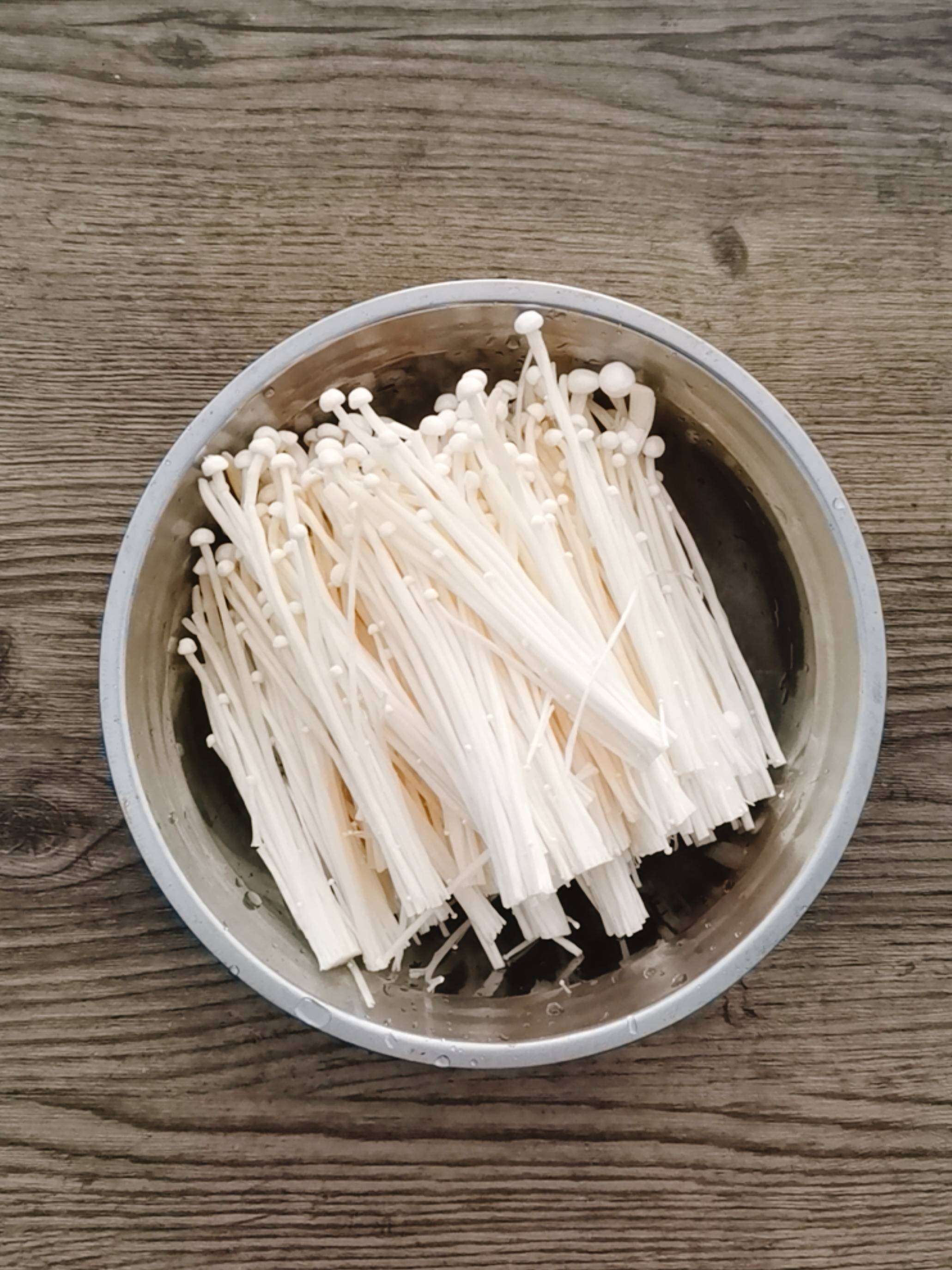 剁椒金針菇的做法-咸鮮味煮菜譜