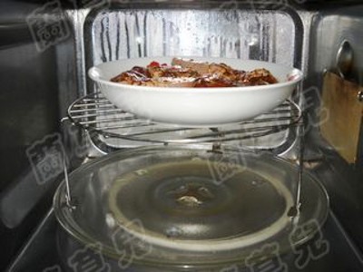 香辣牛肉醬烤肉的做法-醬香味微波菜譜