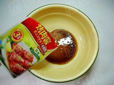 香辣牛肉醬烤肉的做法-醬香味微波菜譜
