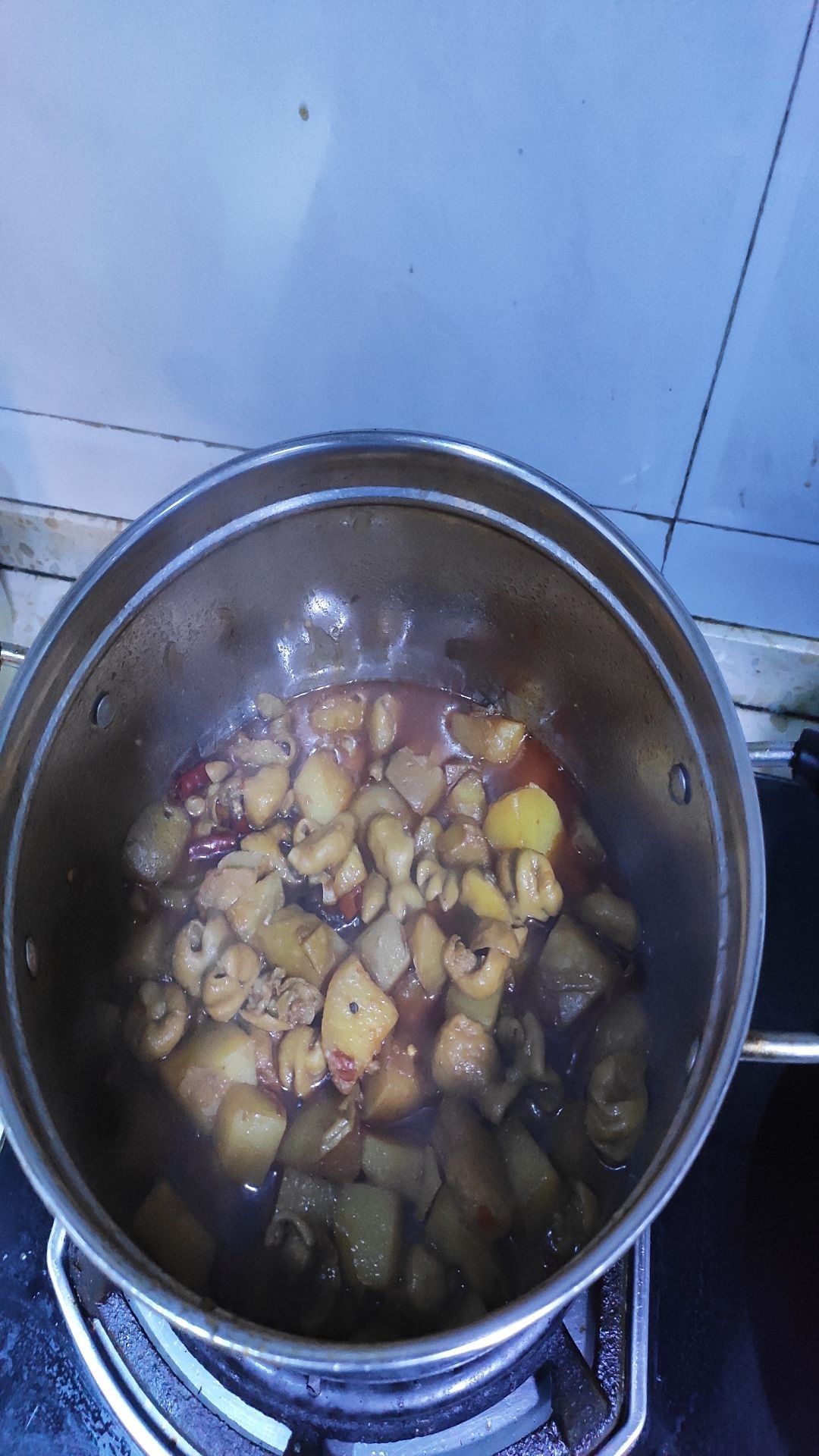 紅燒肥腸的做法-家常味燒菜譜-易網健康養生網 紅燒肥腸的做法-家常味燒菜譜