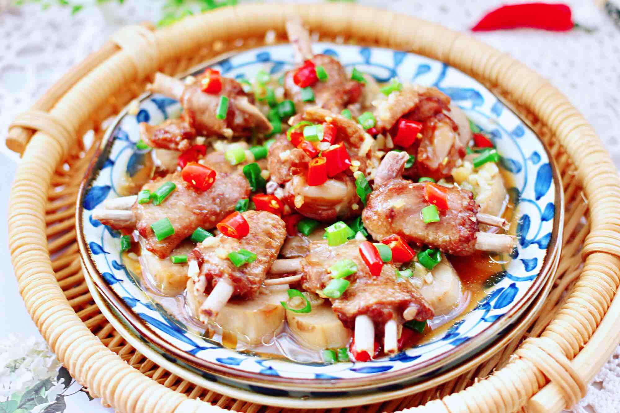 杏鮑菇蒸雞翅的做法-香辣味蒸菜譜-易網健康養生網 杏鮑菇蒸雞翅的做法-香辣味蒸菜譜