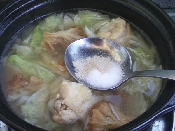 猴頭菇煲雞湯的做法-咸鮮味煲菜譜