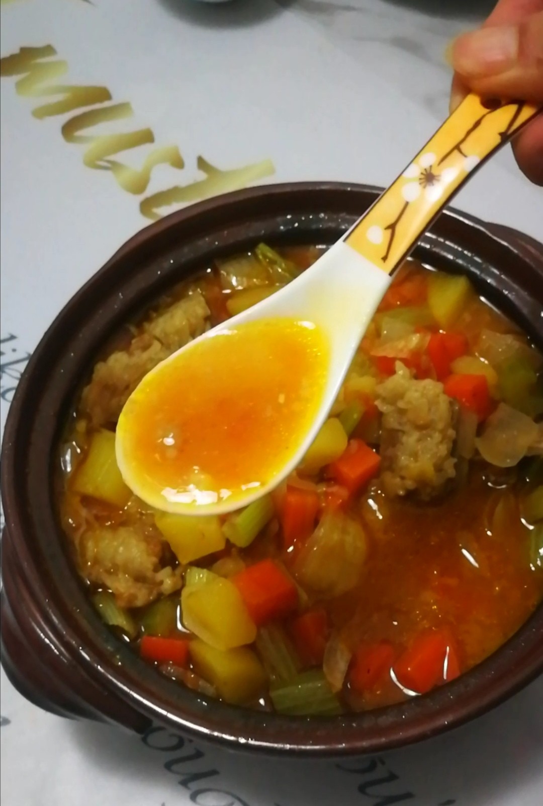 羅宋牛排湯的做法-家常味燉菜譜-易網(wǎng)健康養(yǎng)生網(wǎng) 羅宋牛排湯的做法-家常味燉菜譜