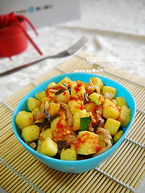 芝麻肉絲饅頭丁的做法-家常味炒菜譜-易網(wǎng)健康養(yǎng)生網(wǎng) 芝麻肉絲饅頭丁的做法-家常味炒菜譜