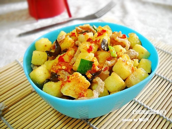 芝麻肉絲饅頭丁的做法-家常味炒菜譜-易網(wǎng)健康養(yǎng)生網(wǎng) 芝麻肉絲饅頭丁的做法-家常味炒菜譜