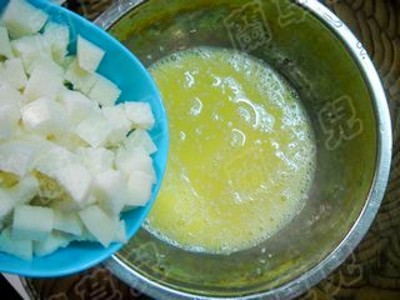 芝麻肉絲饅頭丁的做法-家常味炒菜譜