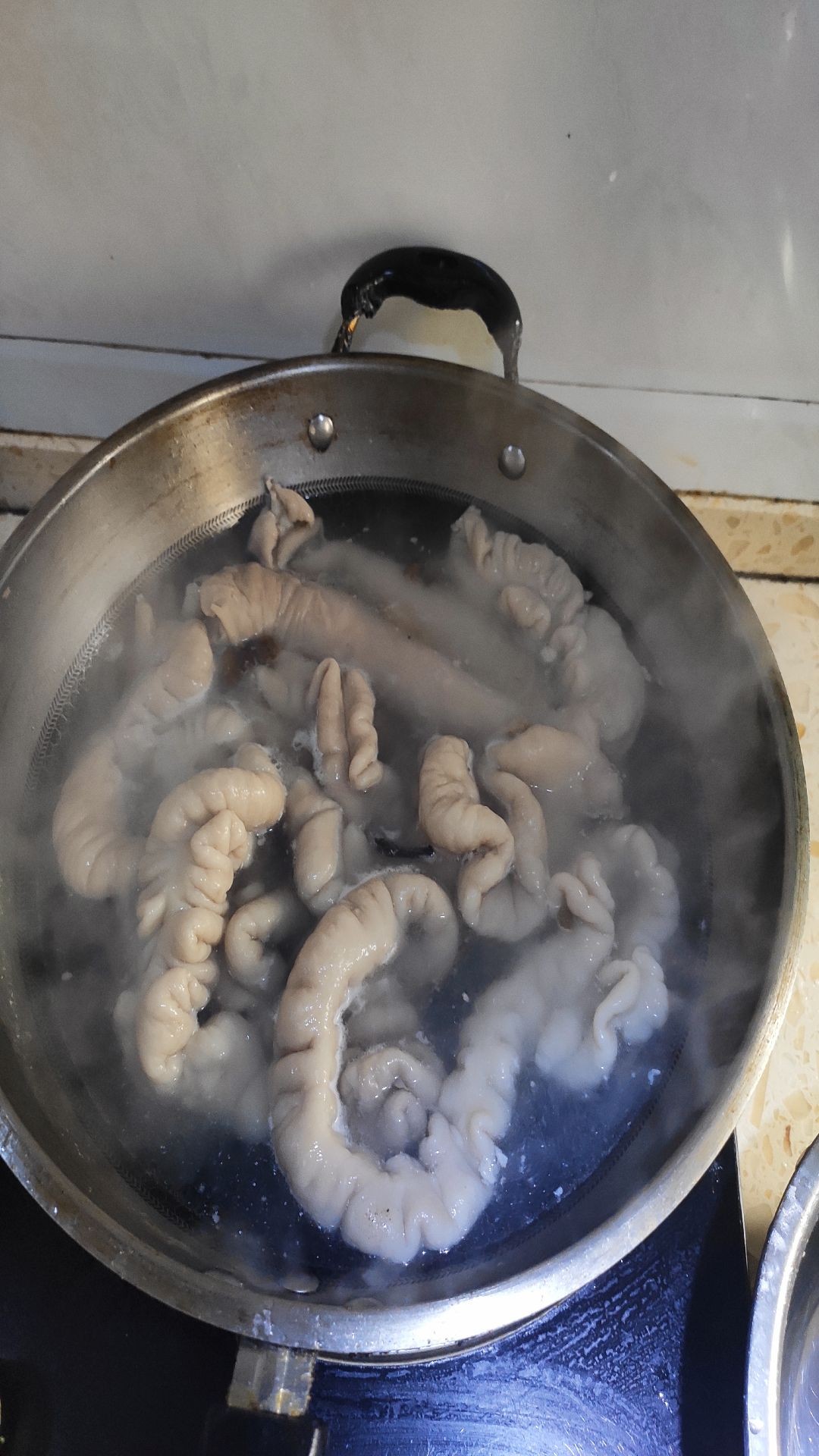 紅燒肥腸的做法-家常味燒菜譜-易網健康養生網 紅燒肥腸的做法-家常味燒菜譜