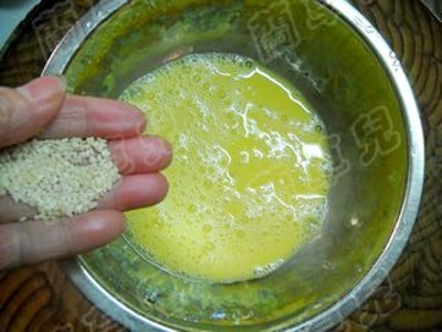 芝麻肉絲饅頭丁的做法-家常味炒菜譜