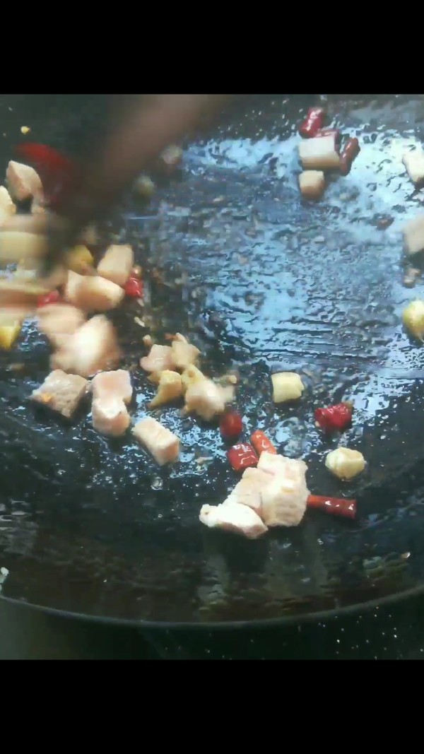 宮保土豆丁的做法-香辣味炒菜譜-易網健康養生網 宮保土豆丁的做法-香辣味炒菜譜