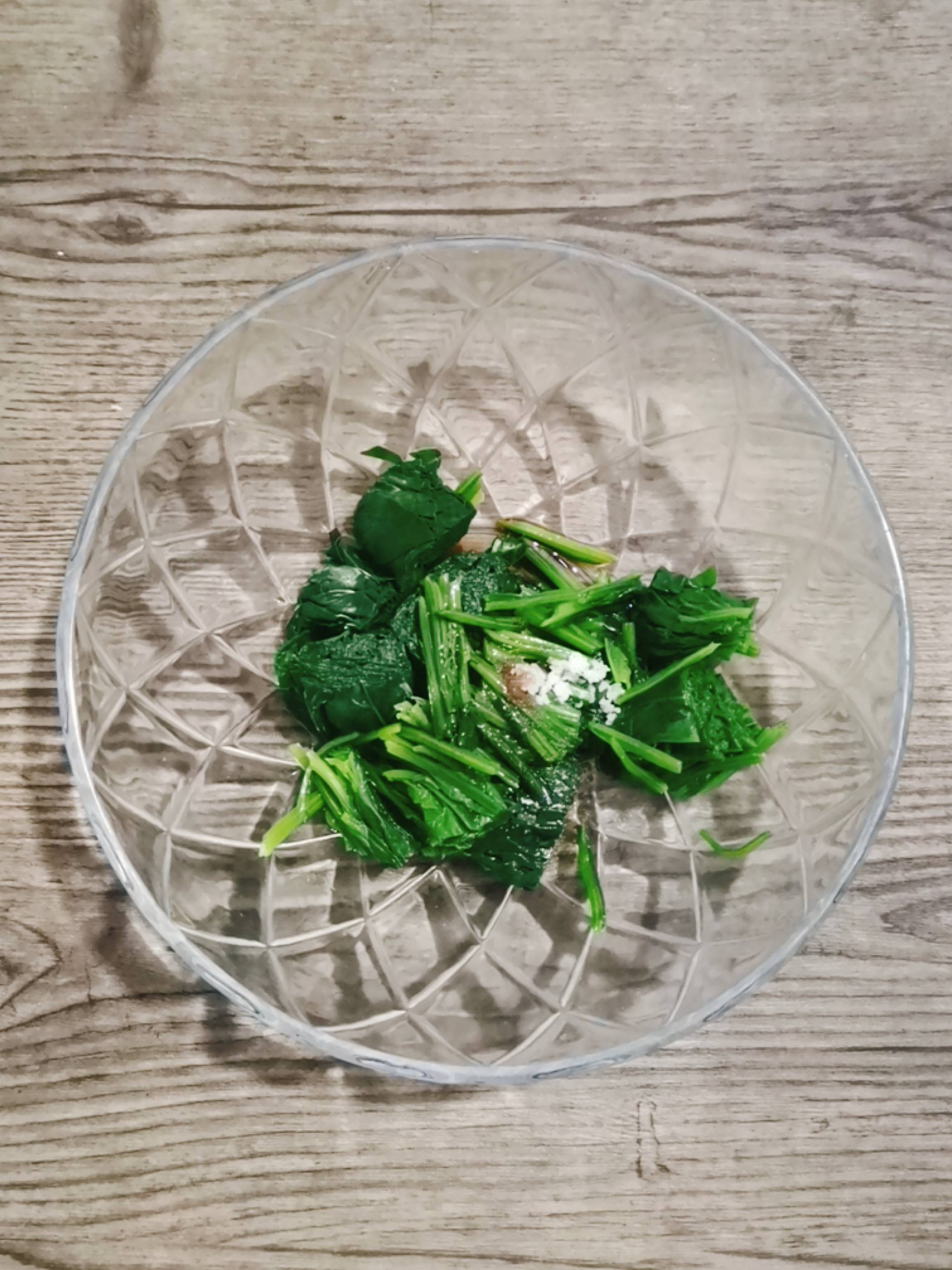 果仁菠菜的做法-咸鮮味拌菜譜