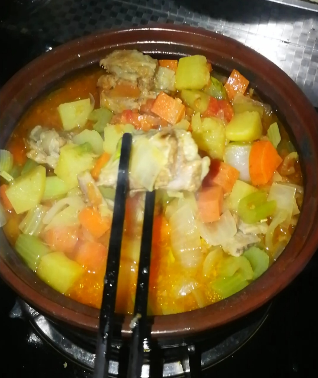 羅宋牛排湯的做法-家常味燉菜譜-易網(wǎng)健康養(yǎng)生網(wǎng) 羅宋牛排湯的做法-家常味燉菜譜