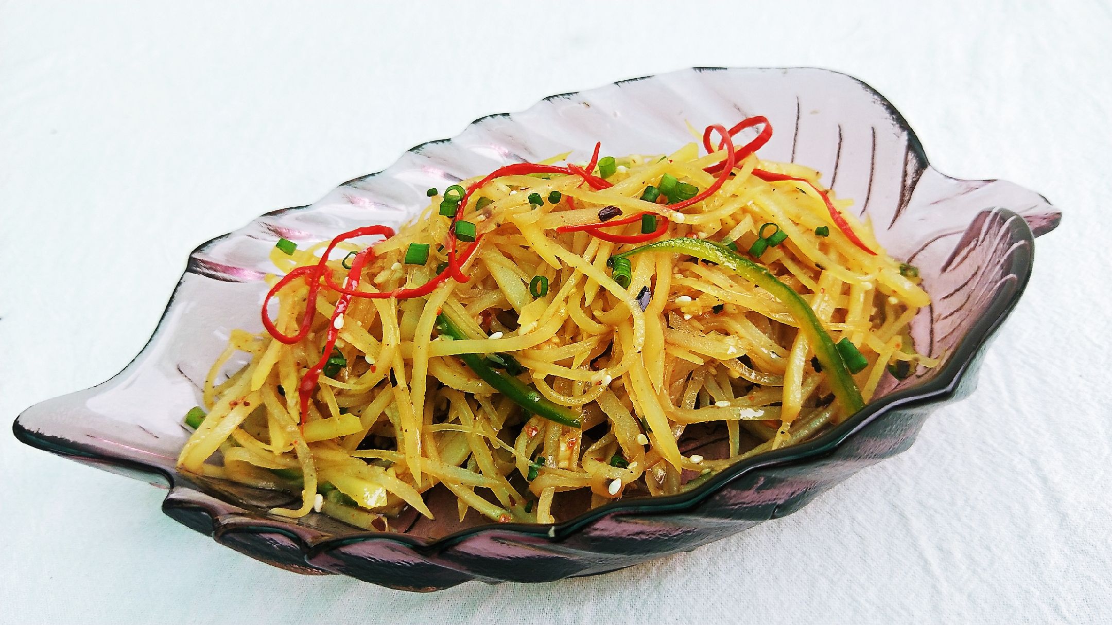 涼拌土豆絲的做法-香辣味拌菜譜-易網(wǎng)健康養(yǎng)生網(wǎng) 涼拌土豆絲的做法-香辣味拌菜譜