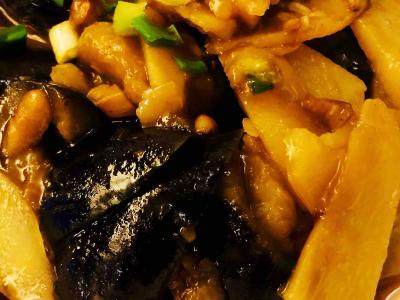 超級(jí)簡(jiǎn)單、健康的茄子燒土豆的做法-咸鮮味燉菜譜