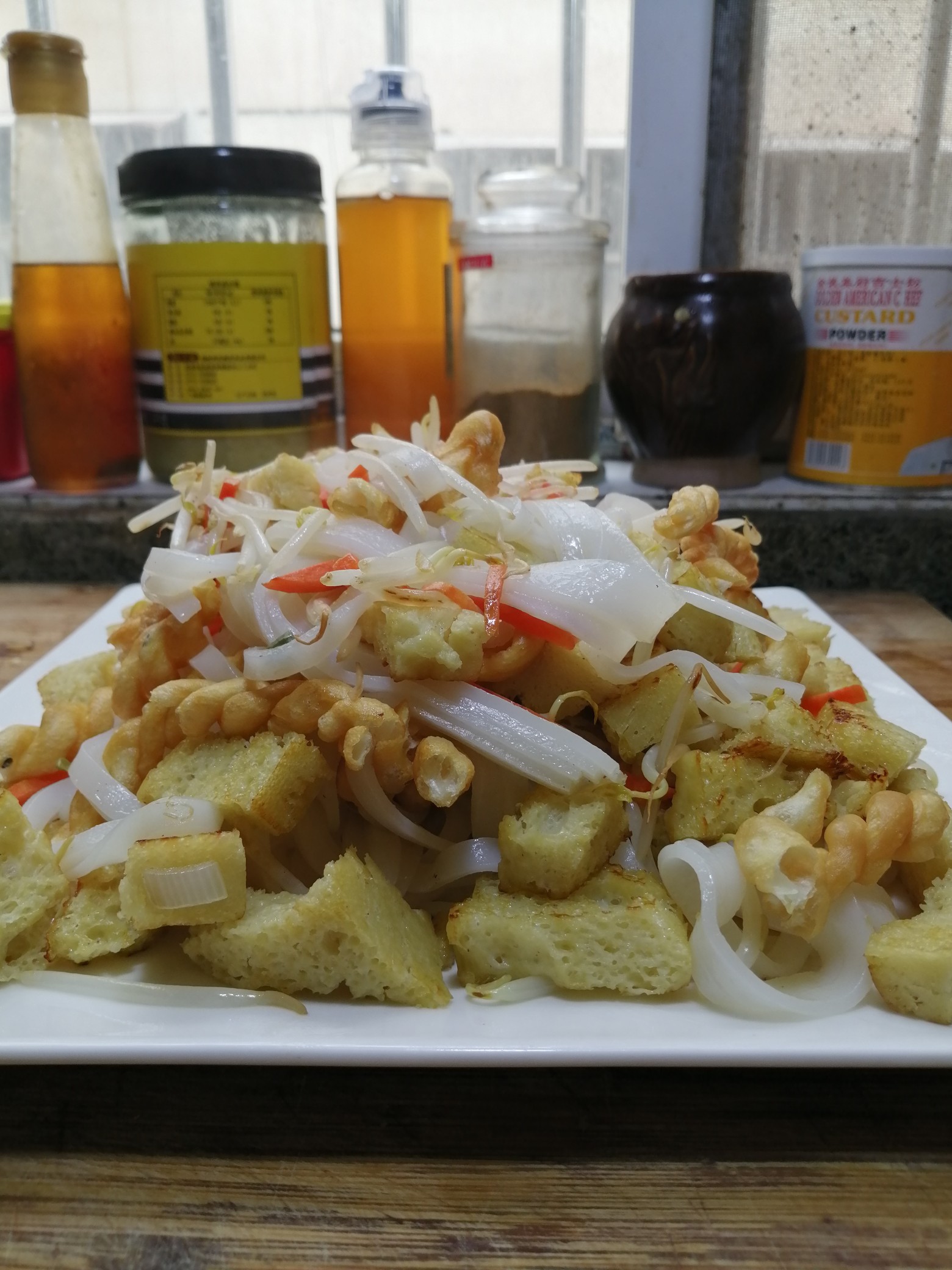 黑胡椒麻花炒涼皮的做法-黑椒味炒菜譜-易網健康養生網 黑胡椒麻花炒涼皮的做法-黑椒味炒菜譜