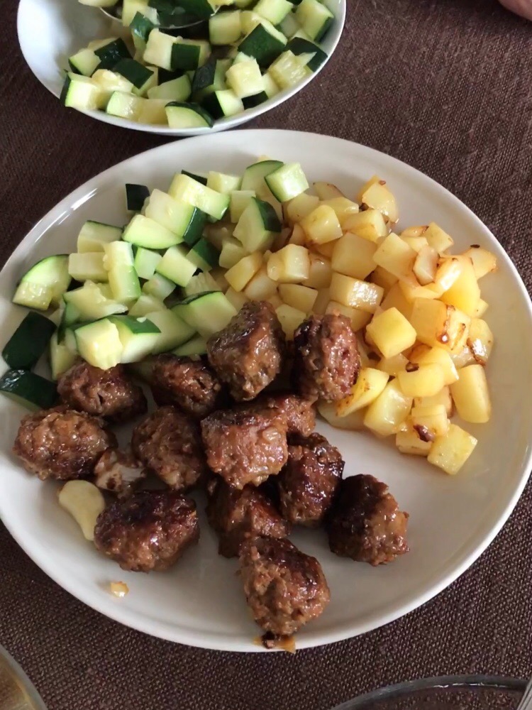 牛肉丸子夜宵的做法-咸鮮味炒菜譜-易網健康養生網 牛肉丸子夜宵的做法-咸鮮味炒菜譜
