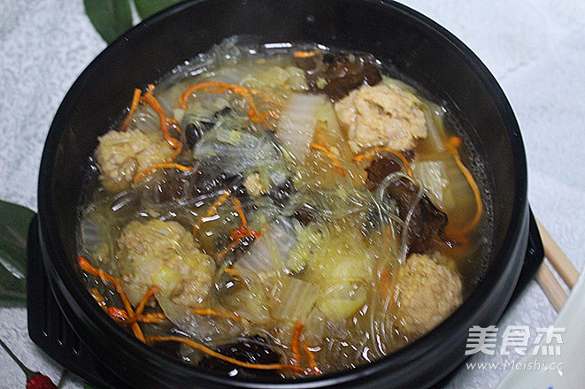 蟲草白菜木耳肉丸粉絲湯的做法-家常味砂鍋菜譜