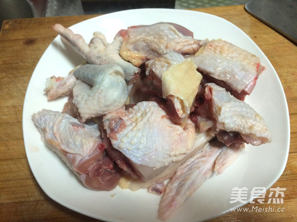 香菇雞湯的做法-咸鮮味燉菜譜-易網(wǎng)<a href=http://www.aoa7937.com/ target=_blank class=infotextkey>健康養(yǎng)生</a>網(wǎng) 香菇雞湯的做法-咸鮮味燉菜譜